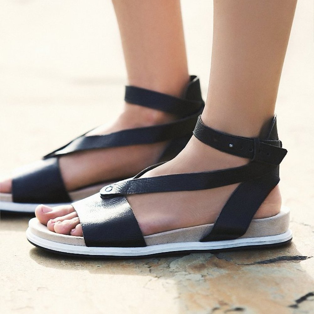 Naturalizer Naya Black and White Sandals